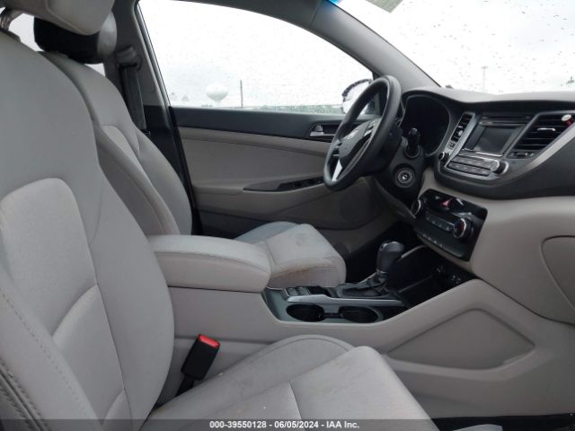 KM8J33A44HU566967 Hyundai TUCSON SE