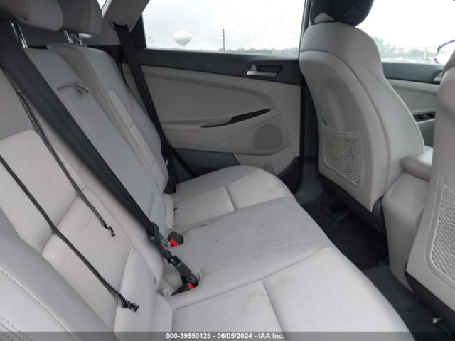 KM8J33A44HU566967 Hyundai TUCSON SE