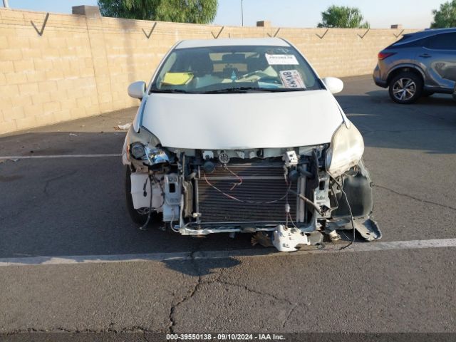 JTDKN3DU2F0404824 Toyota Prius Two