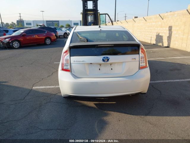 JTDKN3DU2F0404824 Toyota Prius Two
