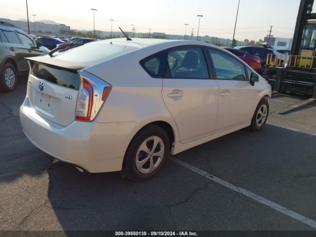 JTDKN3DU2F0404824 Toyota Prius Two