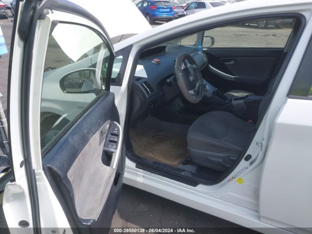 JTDKN3DU2F0404824 Toyota Prius Two