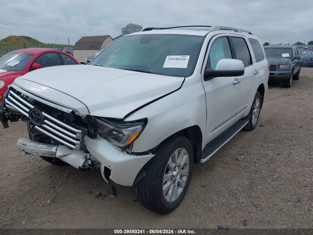 Toyota Sequoia Platinum 2018 5TDDY5G11JS162627 Image 2