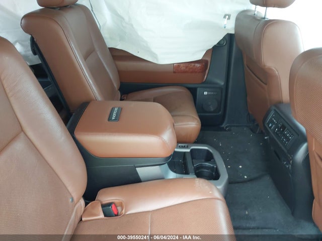 Toyota Sequoia Platinum 2018 5TDDY5G11JS162627 Image 8