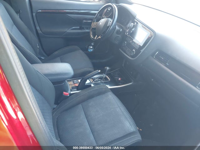 Mitsubishi Outlander Le 2018 JA4AD3A33JZ044049 Image 5