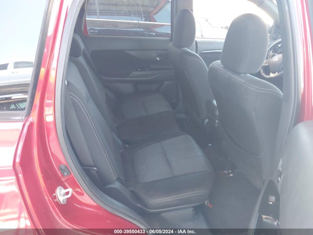 Mitsubishi Outlander Le 2018 JA4AD3A33JZ044049 Image 8