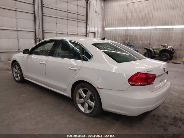 1VWBS7A33EC065657 Volkswagen Passat 1.8t Se