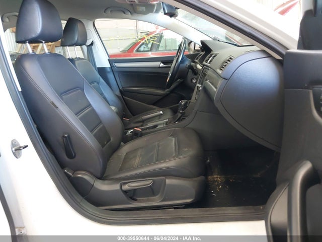 1VWBS7A33EC065657 Volkswagen Passat 1.8t Se