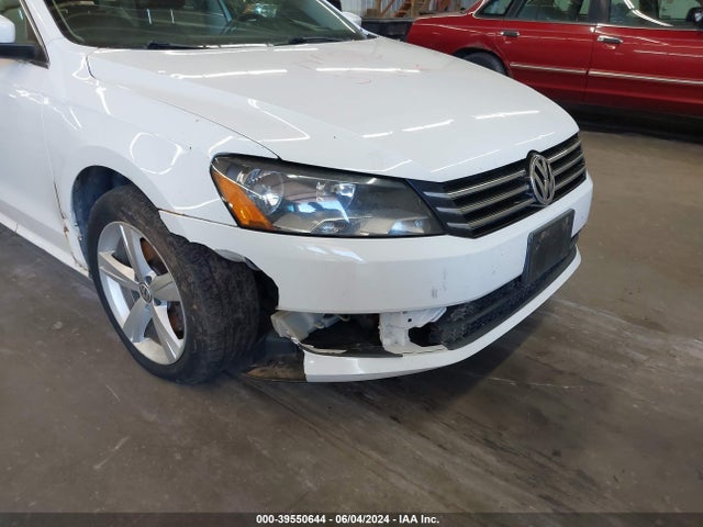 1VWBS7A33EC065657 Volkswagen Passat 1.8t Se