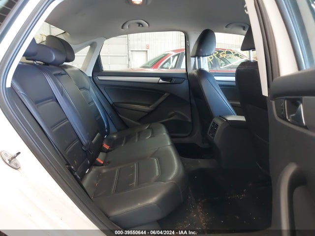 1VWBS7A33EC065657 Volkswagen Passat 1.8t Se
