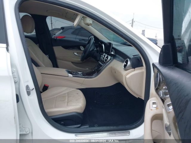 55SWF4JB1HU229038 Mercedes-Benz C 300 Luxury/sport