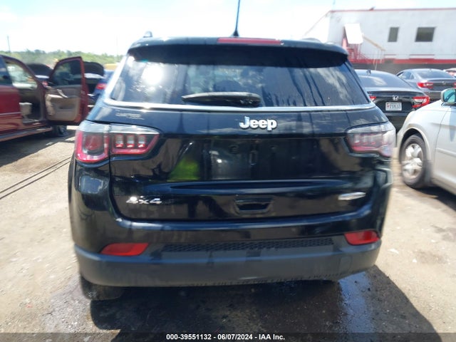 Jeep Compass Latitude 4x4 2019 3C4NJDBB4KT593988 Image 16