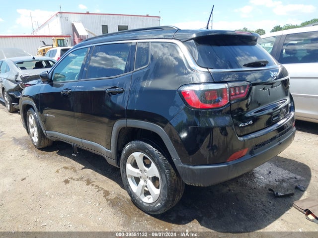 Jeep Compass Latitude 4x4 2019 3C4NJDBB4KT593988 Image 3