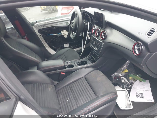 Mercedes-Benz CLA 250 2018 WDDSJ4EB3JN648806 Image 5