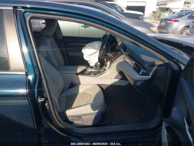 4T1B21HK9KU013772 Toyota Camry Hybrid Se
