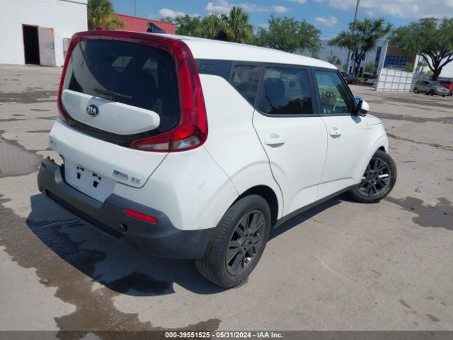 KNDJ33AU0M7784272 KIA SOUL EX