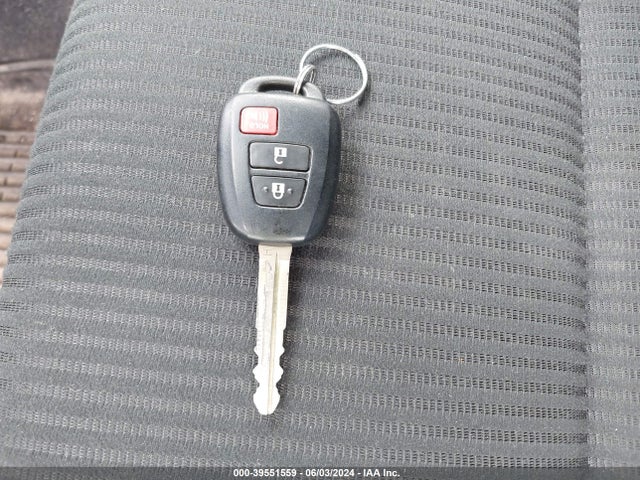 Toyota RAV4 LE 2016 JTMBFREV4GD180179 Image 11