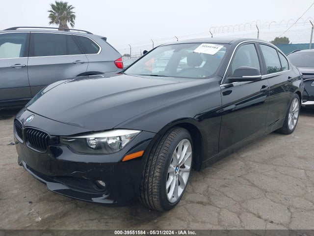 BMW 320i 2015 WBA3B1C51FK139357 Image 2