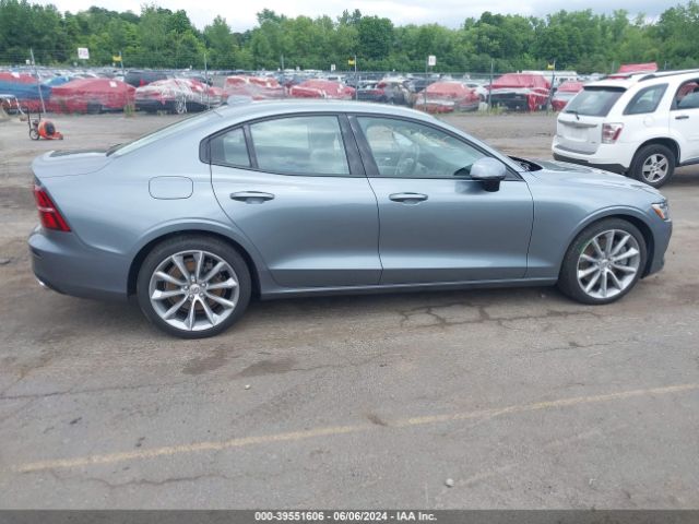 7JRA22TK6MG092916 Volvo S60 T6 Momentum