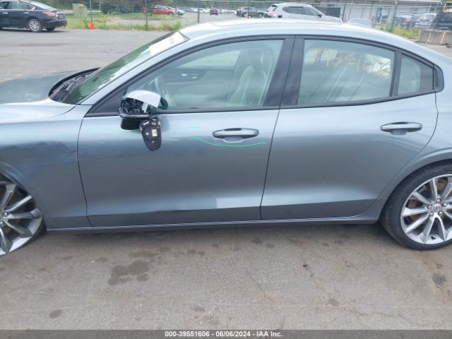 7JRA22TK6MG092916 Volvo S60 T6 Momentum
