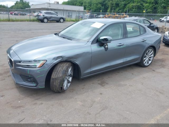 7JRA22TK6MG092916 Volvo S60 T6 Momentum