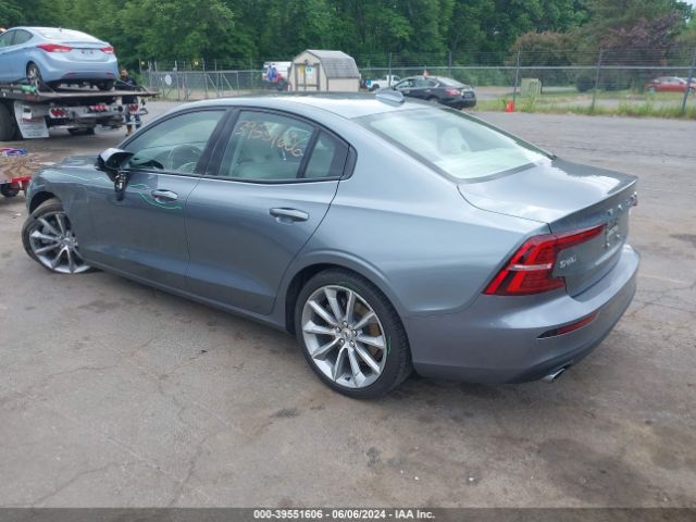 7JRA22TK6MG092916 Volvo S60 T6 Momentum