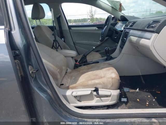 1VWAS7A35GC048874 Volkswagen Passat 1.8t S