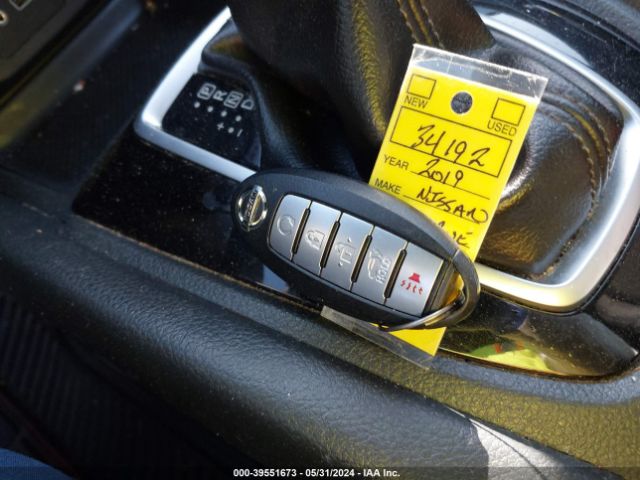 KNMAT2MVXKP504756 Nissan ROGUE SV