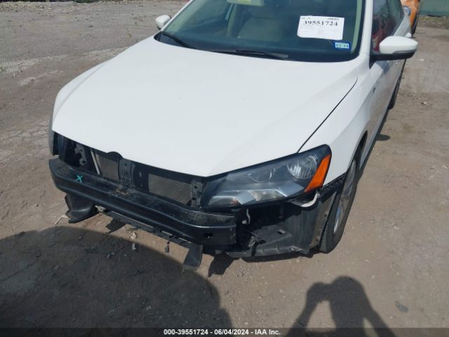 1VWAS7A30FC068772 Volkswagen Passat 1.8t Wolfsburg Edition