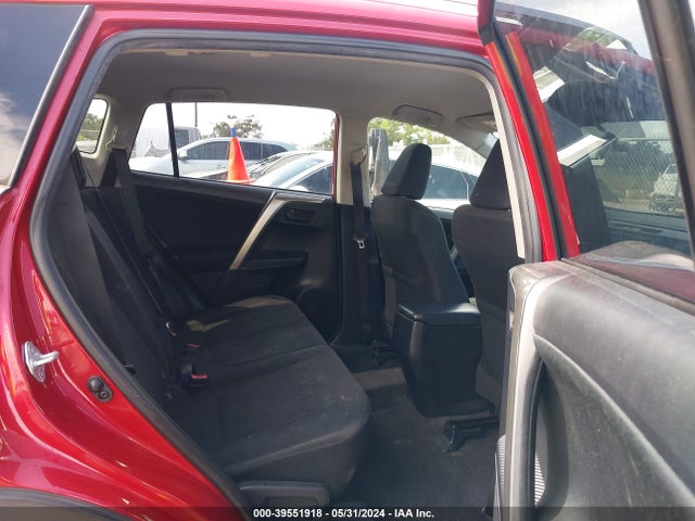 Toyota RAV4 LE 2015 JTMBFREV2FJ014730 Image 8