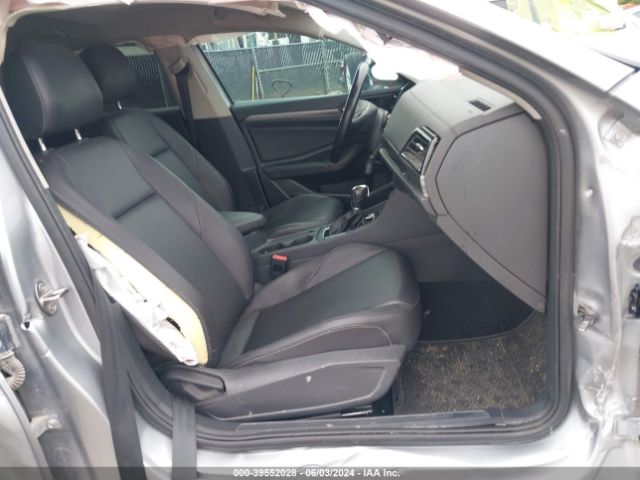 3VWE57BU7KM175844 Volkswagen Jetta 1.4t Sel