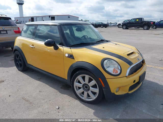 2007 MINI COOPER S WMWMF73597TL83331 Photo 0