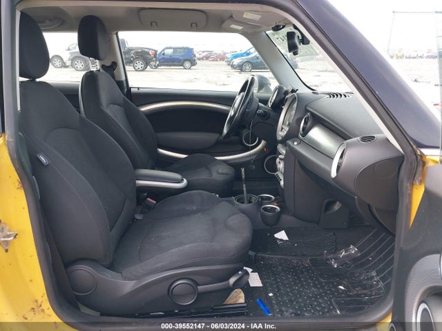 2007 MINI COOPER S WMWMF73597TL83331 Photo 4