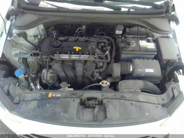 5NPD74LF2HH135533 Hyundai ELANTRA SE