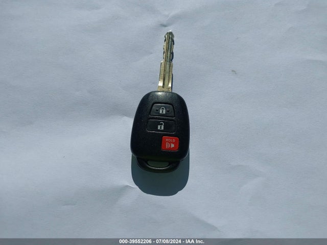 Toyota RAV4 LE 2018 JTMBFREV7JJ190102 Image 11