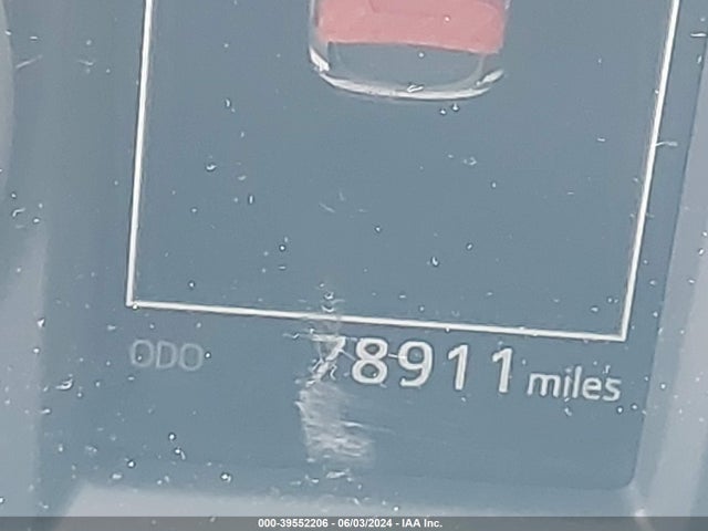 Toyota RAV4 LE 2018 JTMBFREV7JJ190102 Image 12