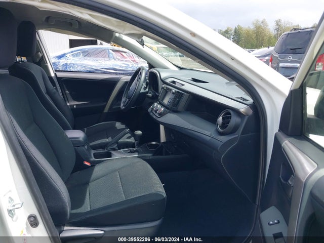 Toyota RAV4 LE 2018 JTMBFREV7JJ190102 Image 5