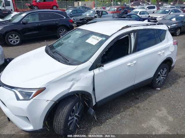 Toyota RAV4 LE 2018 JTMBFREV7JJ190102 Image 6