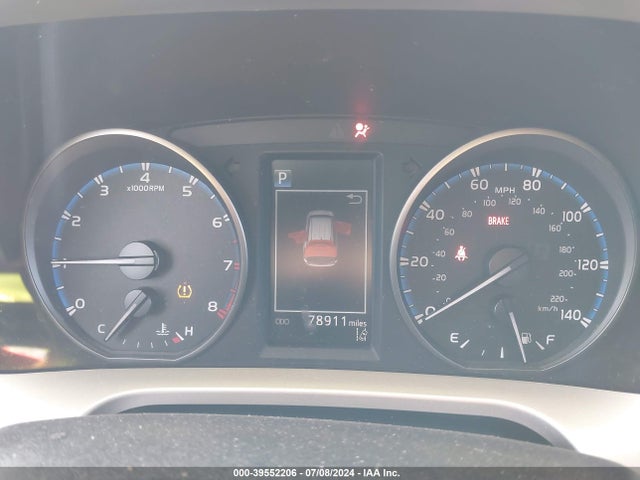 Toyota RAV4 LE 2018 JTMBFREV7JJ190102 Image 7