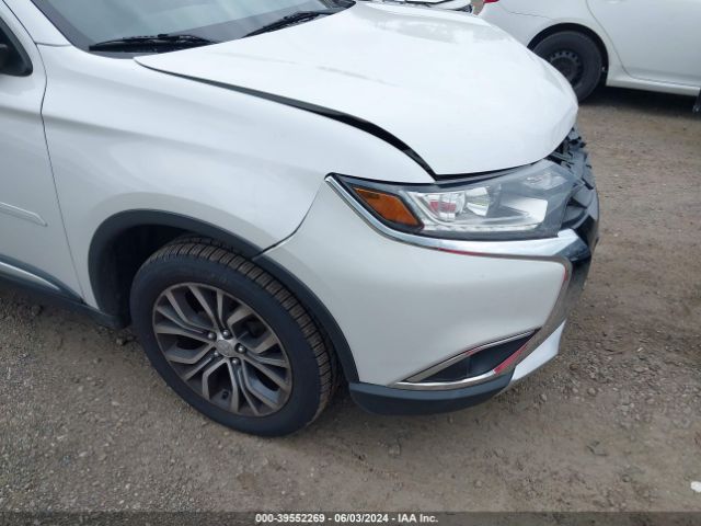 JA4AZ3A38HZ049100 Mitsubishi Outlander Se