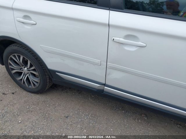 JA4AZ3A38HZ049100 Mitsubishi Outlander Se