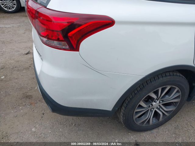 JA4AZ3A38HZ049100 Mitsubishi Outlander Se