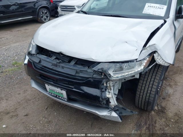JA4AZ3A38HZ049100 Mitsubishi Outlander Se