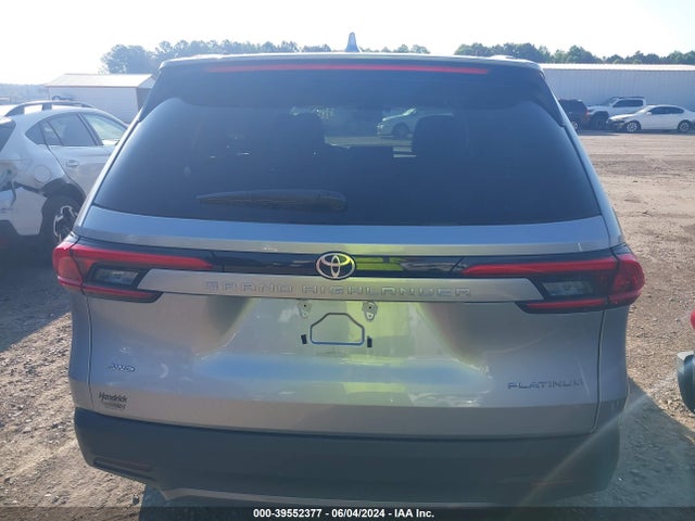 Toyota Grand Highlander Platinum 2024 5TDAAAB5XRS029760 Image 17