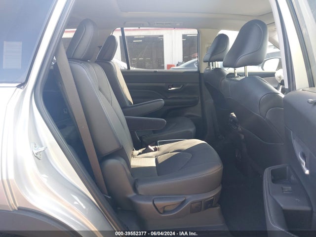 Toyota Grand Highlander Platinum 2024 5TDAAAB5XRS029760 Image 8