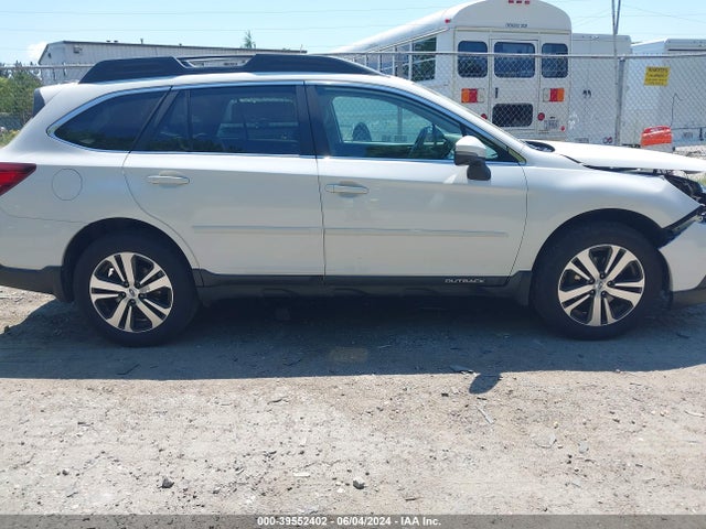 Subaru Outback 2.5i Limited 2018 4S4BSAKC7J3297649 Image 13
