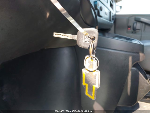 Chevrolet Express 2500 Work Van 2017 1GCWGAFF9H1131120 Image 11