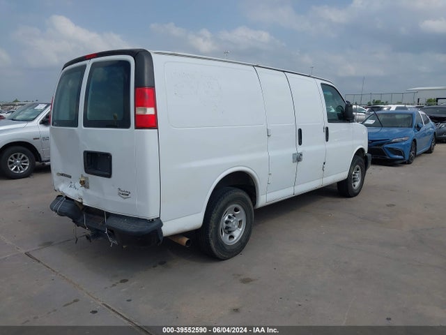 Chevrolet Express 2500 Work Van 2017 1GCWGAFF9H1131120 Image 4
