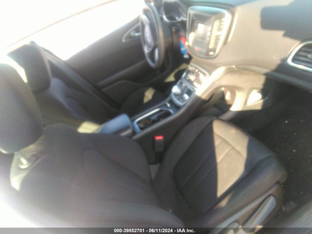 Chrysler 200 Limited 2017 1C3CCCAB3HN512344 Image 5