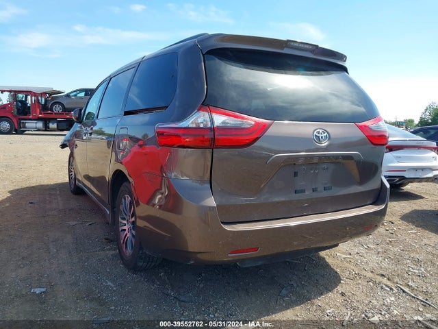 5TDYZ3DC3LS050214 Toyota SIENNA XLE